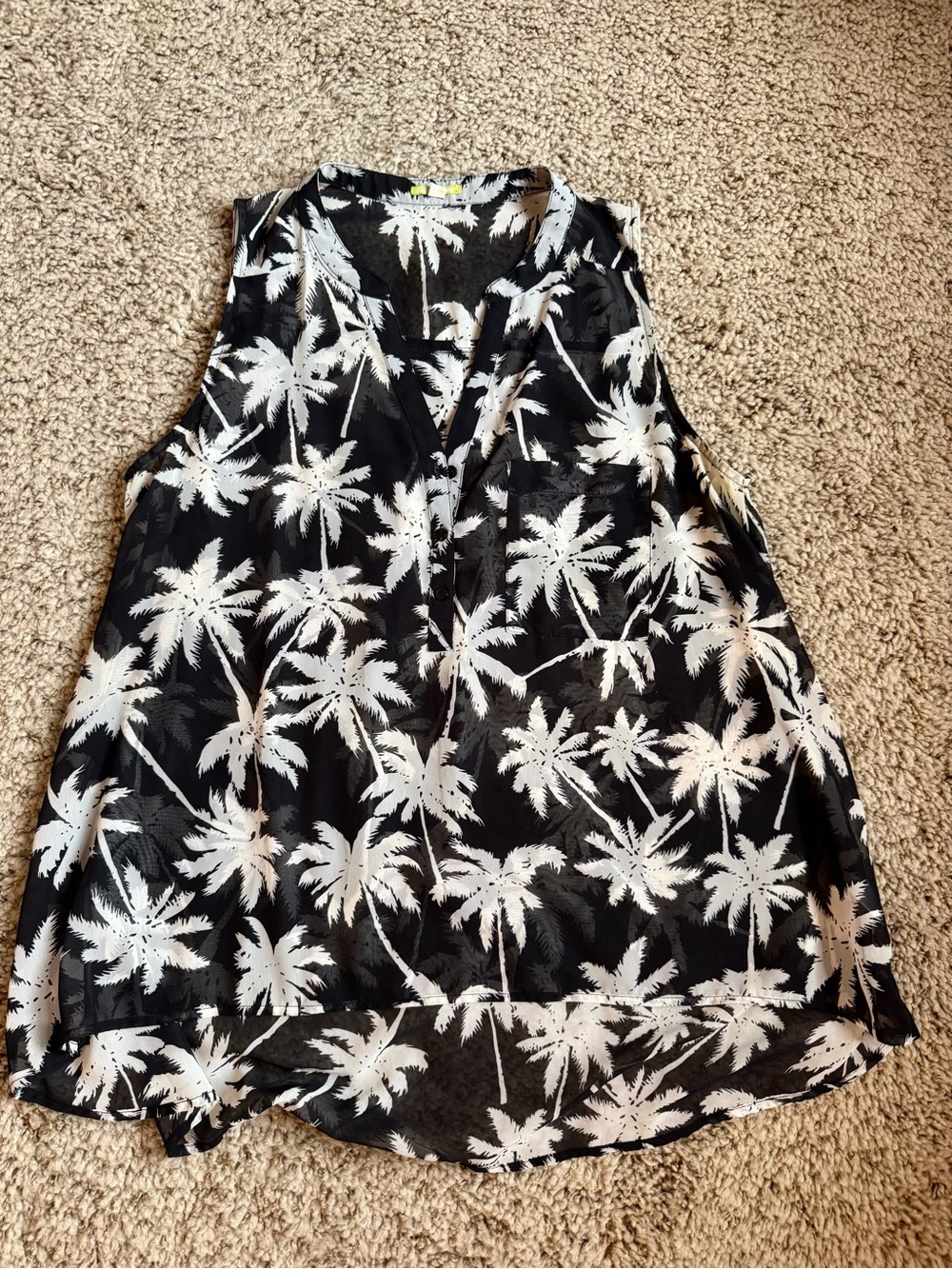 Women’s Black & White Palm Print Sleeveless Top